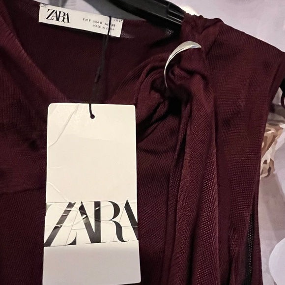 New year sale NWT KNIT burgundy TOP WITH GOLDEN APPLIQUÉ SIZE S
🚨FIRM PRICE - Picture 8 of 13